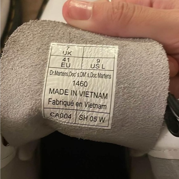 white doc marten boots - Picture 2 of 4